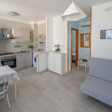 Casa Vacanza a due passi dal mare e dalla Poesia Torre dell'Orso Esterno foto
