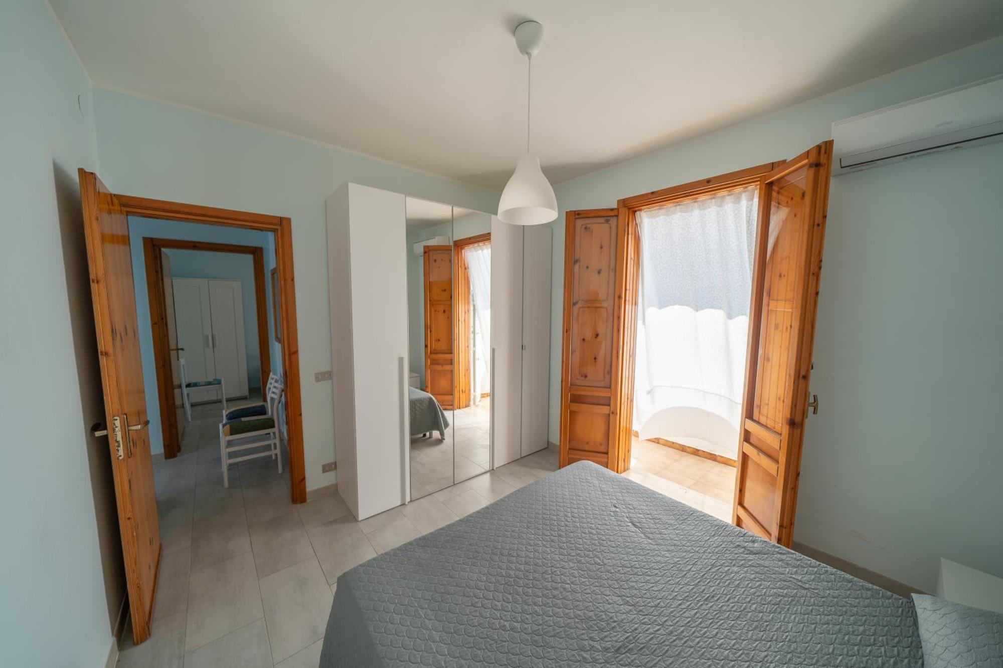 Casa Vacanza a due passi dal mare e dalla Poesia Torre dell'Orso Esterno foto